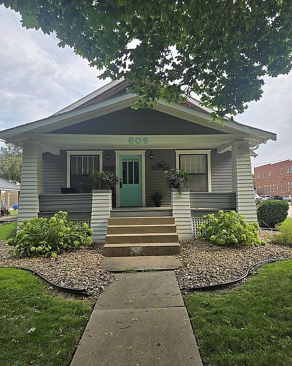 1st image of 606 Kickapoo St