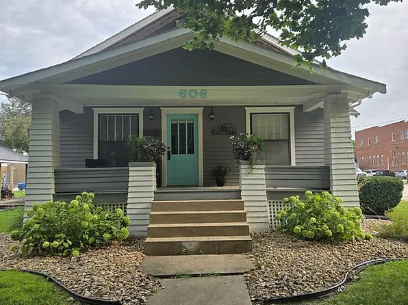 606 Kickapoo St, Hiawatha, KS 66434