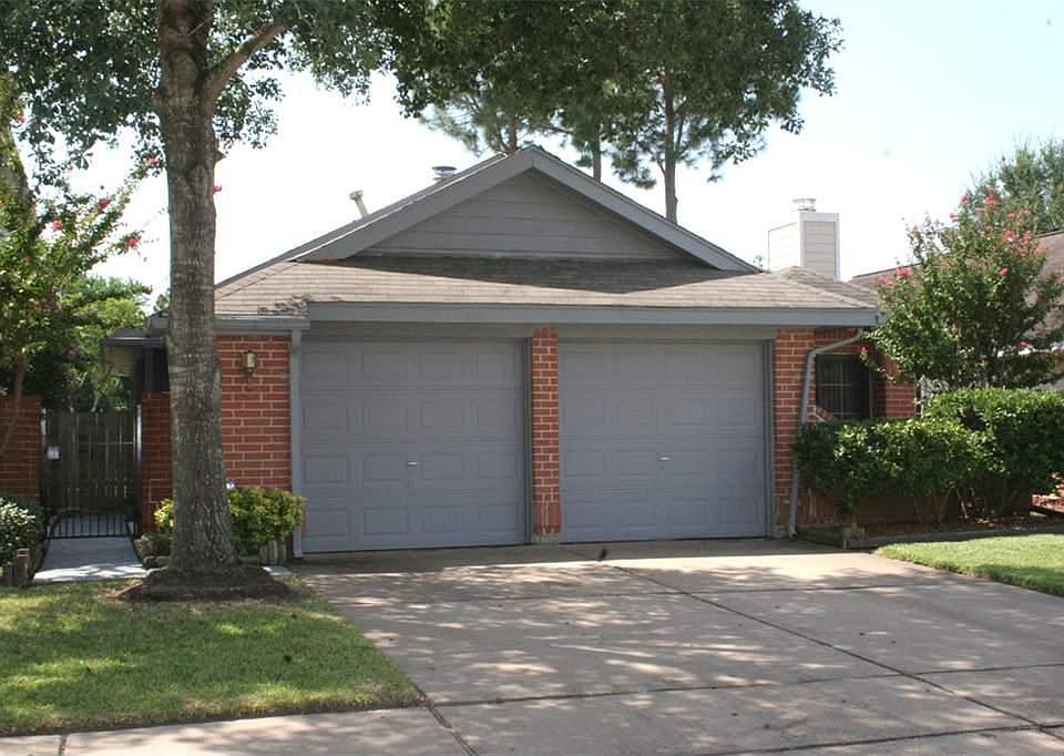 1st image of 16135 Golden Sands Dr