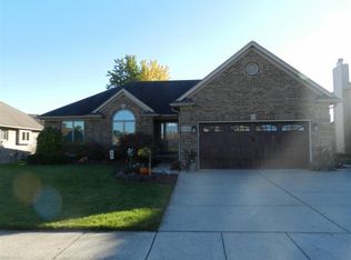 21558 Marina Cir, Macomb, MI 48044