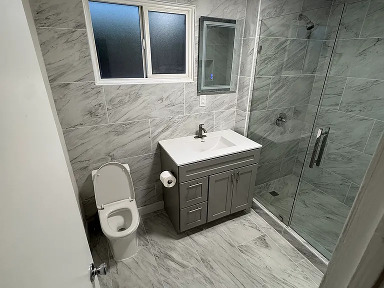 224 S Avenue 21 — Photo 2