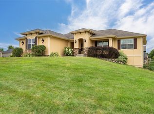 2202 Hearthstone Cir SW, Altoona, IA 50009