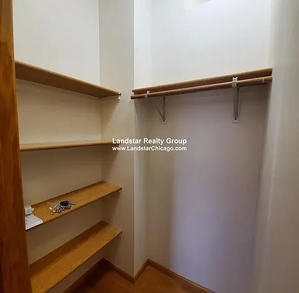 1427 N Wood St #1 — Photo 9