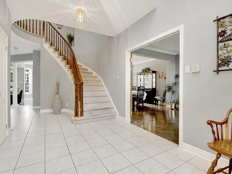 53 Mattawa Cres #1 — Photo 4