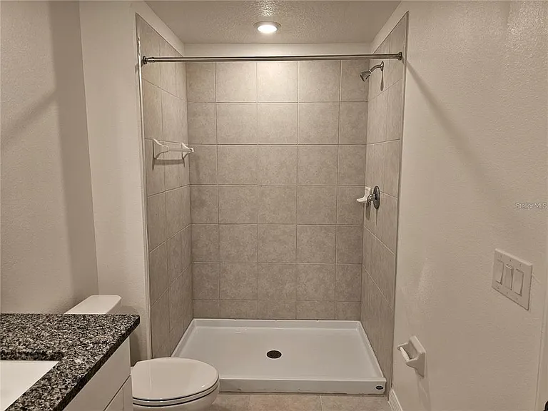 8309 Crescent Oaks Dr — Photo 28