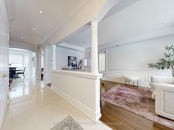 3rd image of 57 Hawkridge Trl