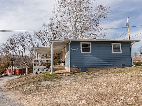 Holiday Hideaway Cabin 3
