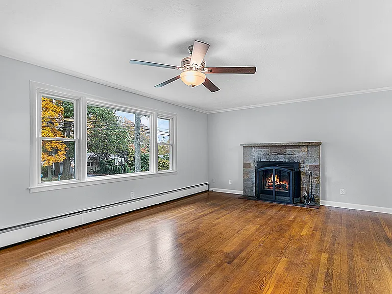 15 Glen Spring Dr — Photo 10