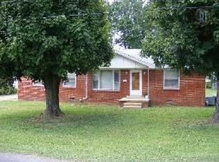108 N Walnut St, Hohenwald, TN 38462