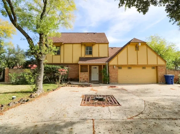 908 Graceland Dr, Laredo, TX 78045