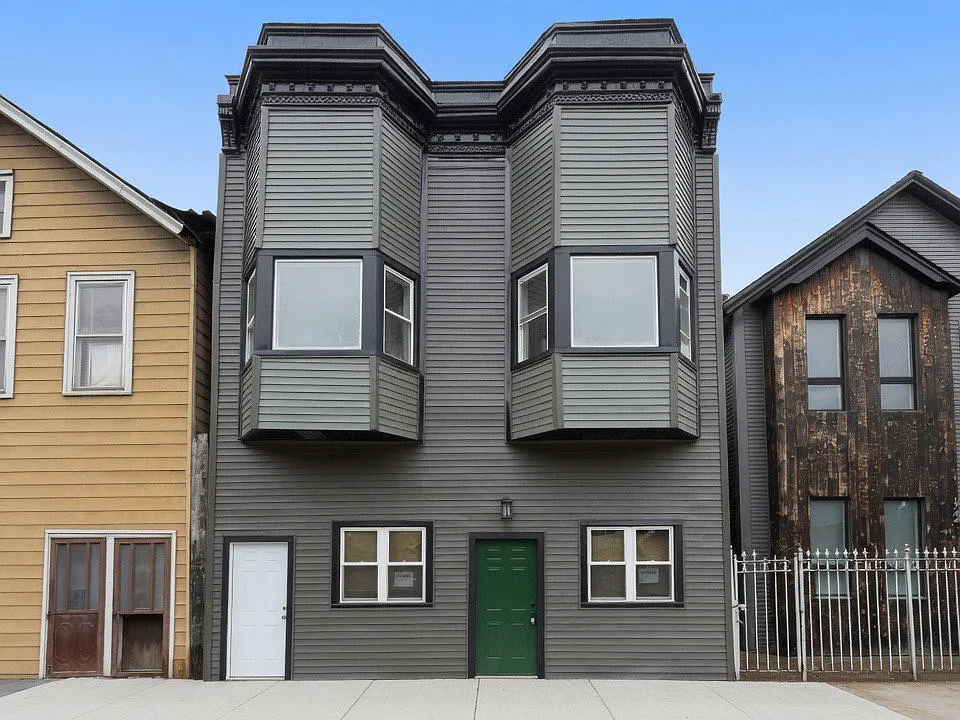 1742 N California Ave #1R