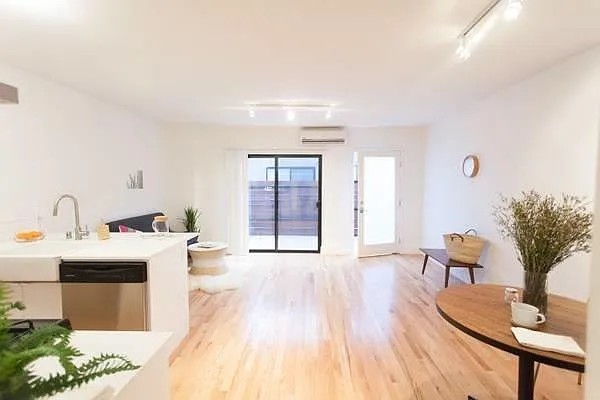 3116 London St — Photo 7