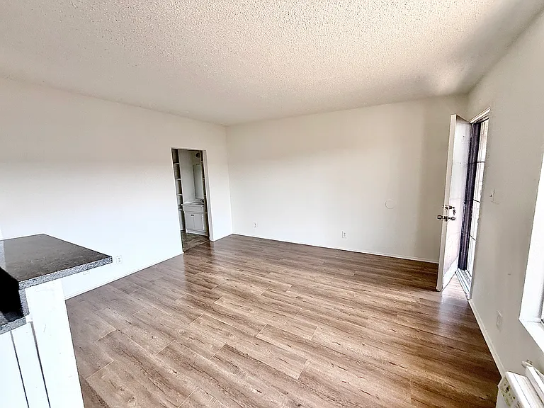 11959 Runnymede St #7 — Photo 11