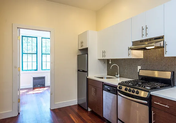 Rented by Nooklyn NYC LLC | media 17