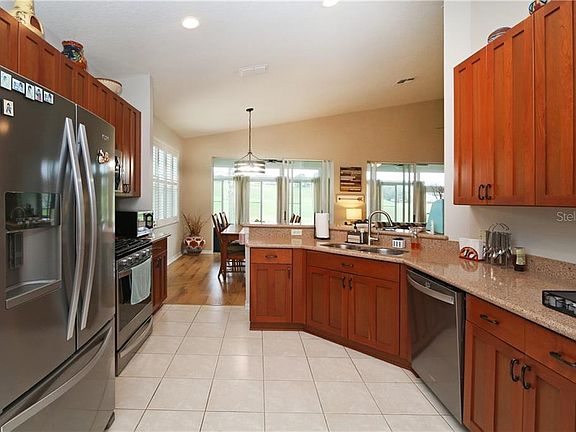 4th image of 870 Summit Greens Blvd