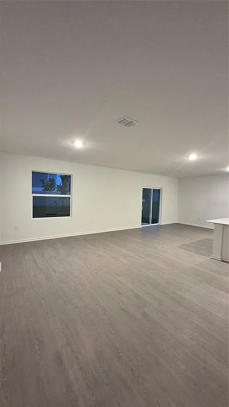 4 bed, 2.5 bath, 1880 sqft, $2,175 — Photo 3