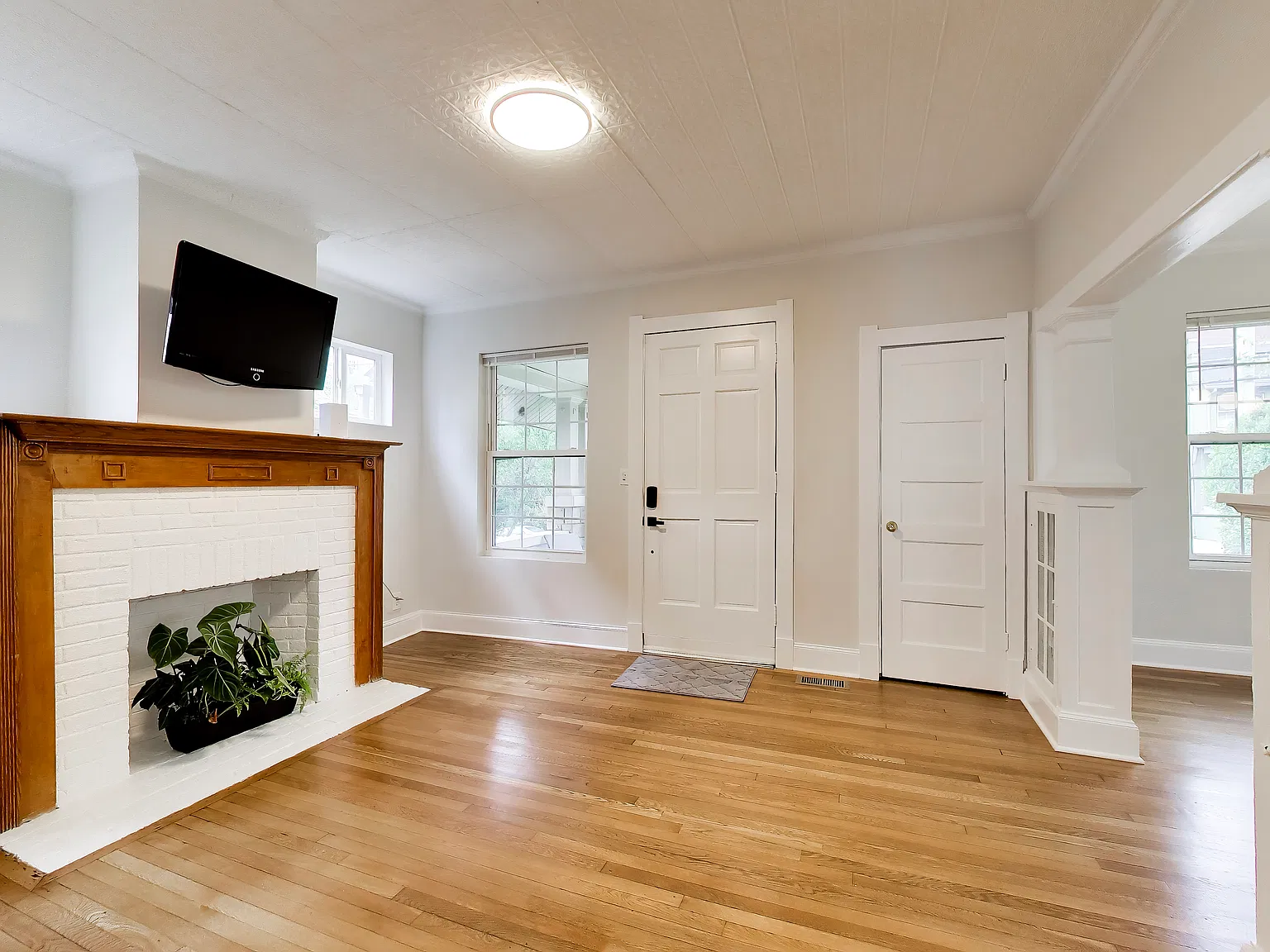 4 bed, 1706 sqft, $4,300 — Photo 3