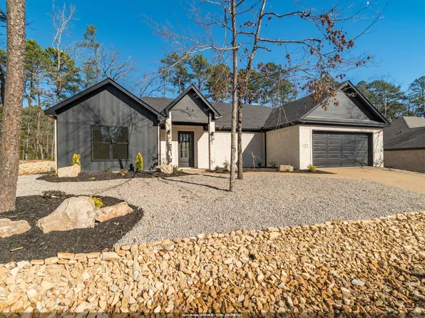 8 Acambaro Pl, Hot Springs Village, AR 71909