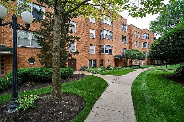 1st image of 4923 N Wolcott Ave APT 2B