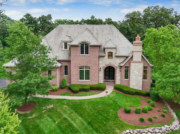 117 N Wynstone Dr, North Barrington, IL 60010