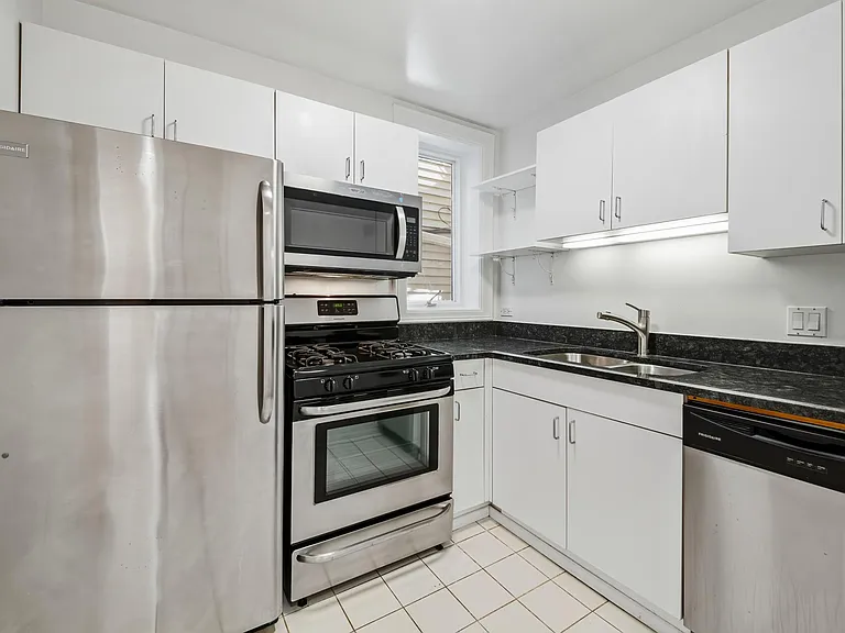 1619 N Mohawk St #1F — Photo 2