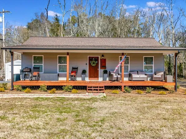 3002 Masters Dr, Rocky Face, GA 30740