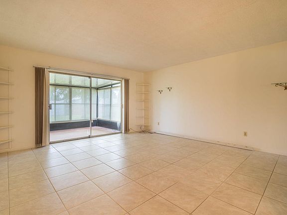 3rd image of 1334 Estridge Dr