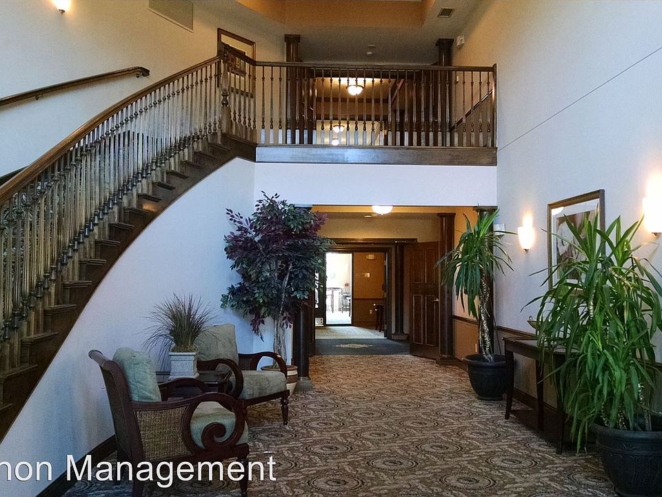 1st image of 500 Greenhaven Dr APT 101