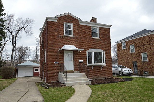 1st image of 10000 Drury Ln