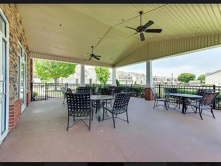 6006 Hillside Ln — Photo 30
