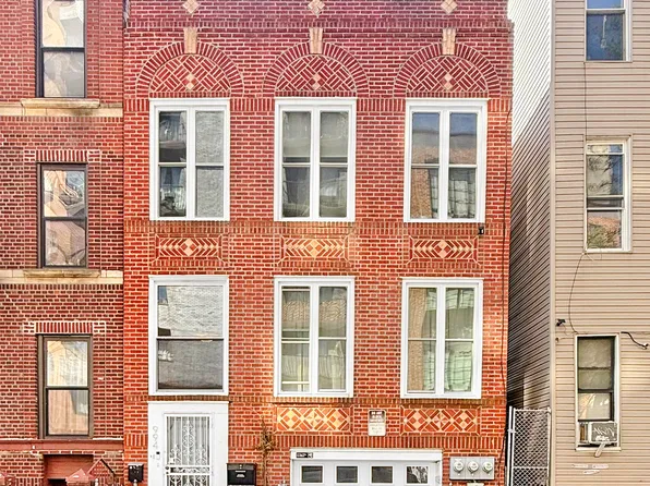 994 Willoughby Avenue image 1 of 37