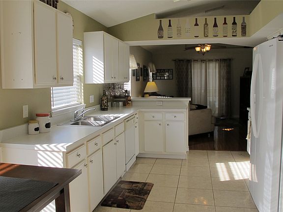 3rd image of 906 Woodsong Way