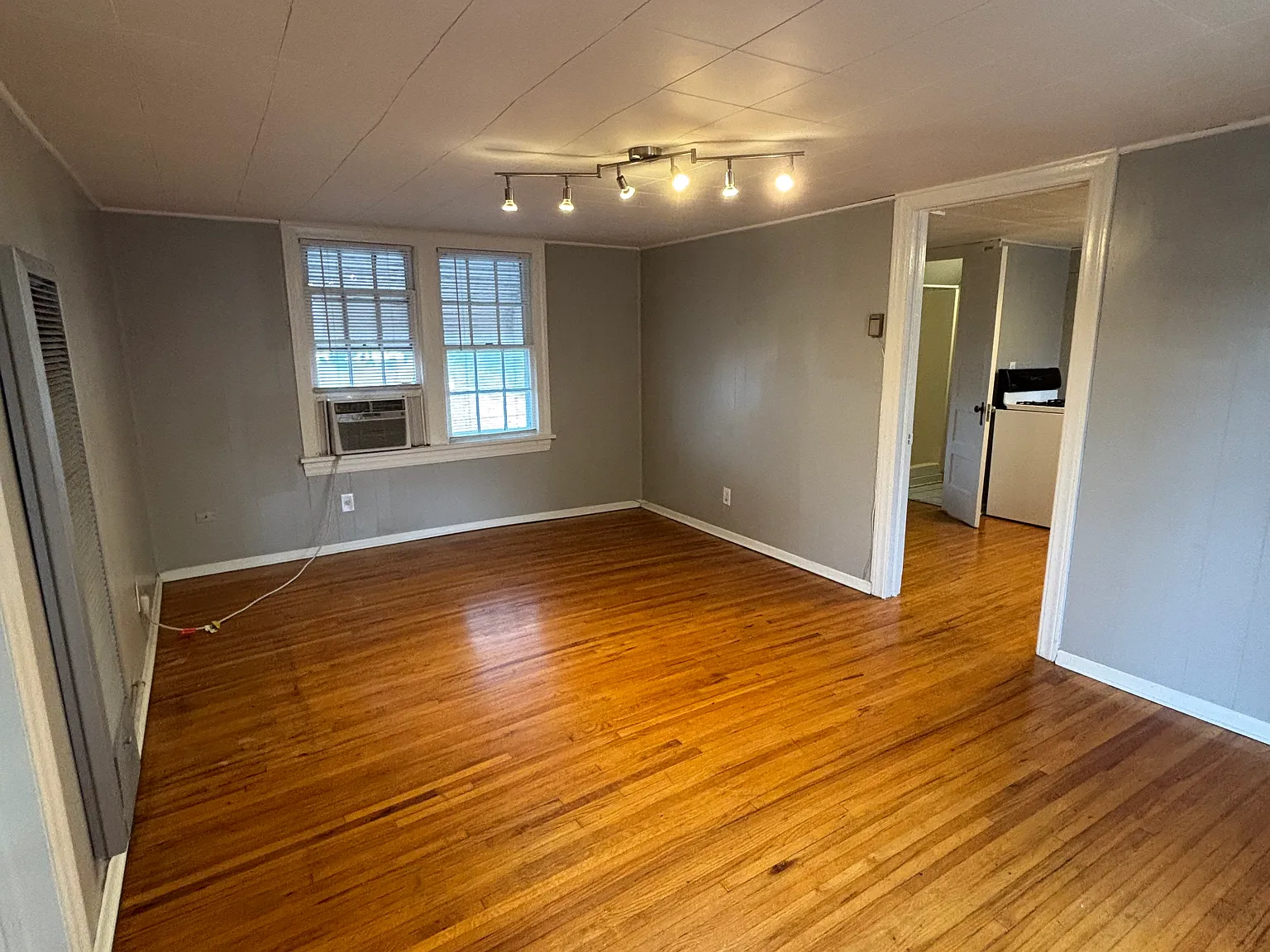 1527A S Gary Ave — Photo 3