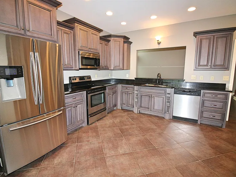 2279 Killington Dr — Photo 7