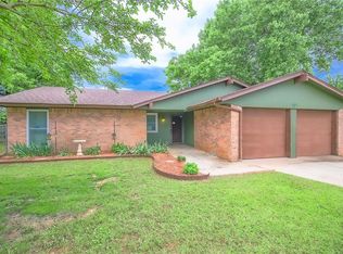 101 Lochwood Cir, Yukon, OK 73099
