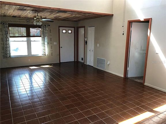 4th image of 4100 Lanai Dr