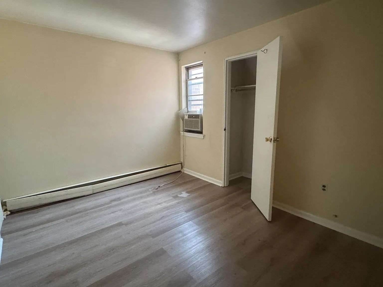 2 bed, 900 sqft, $1,200 — Photo 4