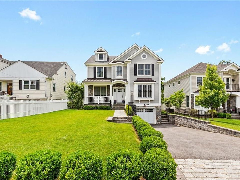 1st image of 44 Lakeview Avenue