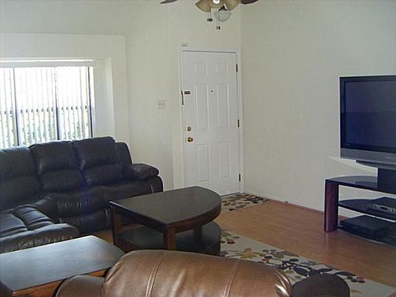 5th image of 202 E Amberway Ln