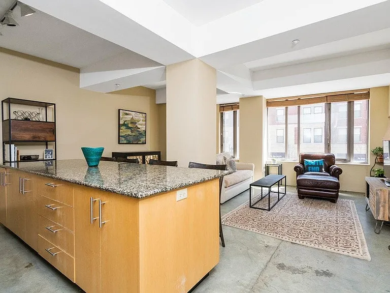 1313 Washington St #211 — Photo 4