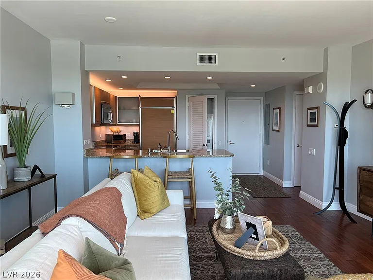 322 Karen Ave #805 — Photo 10