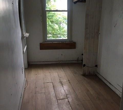 2nd image of 1091 Longwood Ave