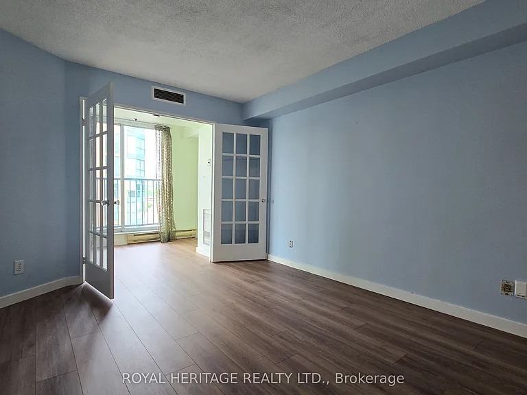 150 Dunlop St E #1203 — Photo 17