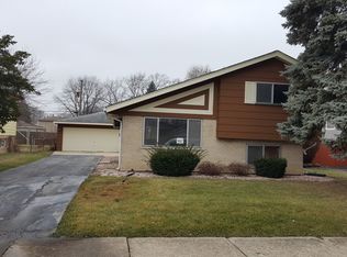 14418 Tripp Ave, Midlothian, IL 60445