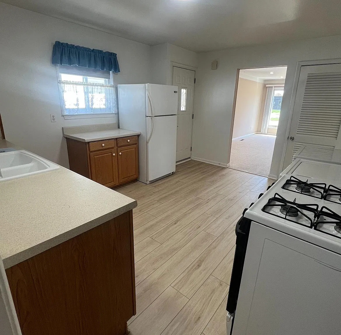 3 bed, 1300 sqft, $1,800 — Photo 3