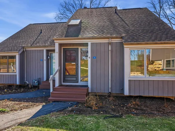 4 Cedar Bluff Ln, Galena, IL 61036