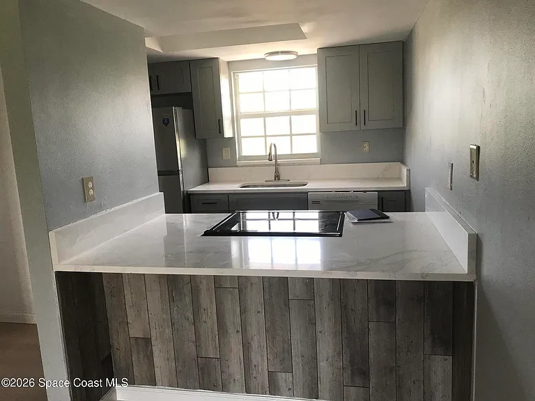 207 Bristol Ln #207 — Photo 6