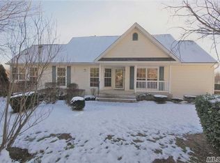 101 Caroline Ct, Port Jefferson Station, NY 11776