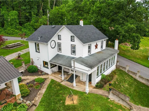 405 Kichline Rd, Hellertown, PA 18055