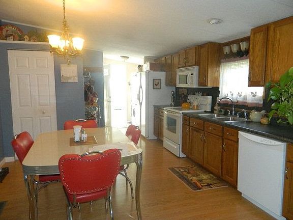 5th image of 127 Lee Road 2014